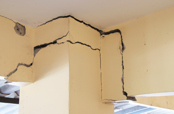 types of cracks on walls due to earthquake